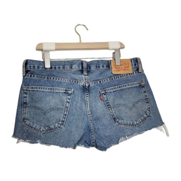 Levi's 559 Denim Cutoff Shorts Sz 34 - Picture 3 of 5